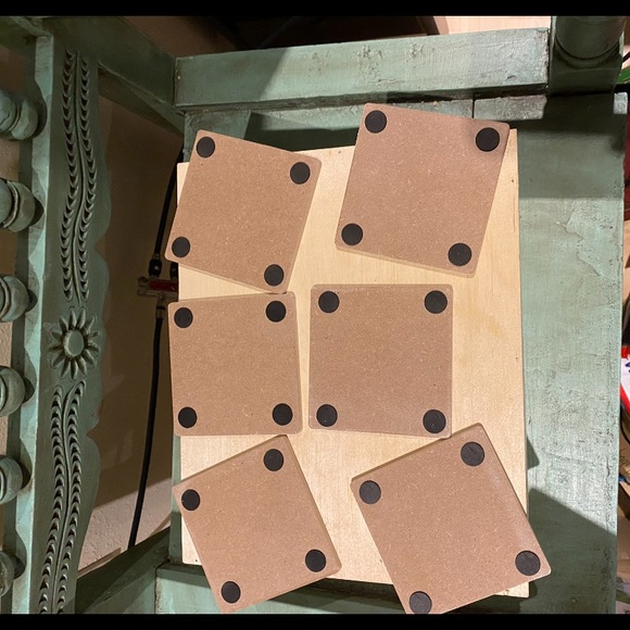 NEW,6 darling coasters.In a wood caddy w/handle!Perfect for the holiday partys. - Picture 5 of 6